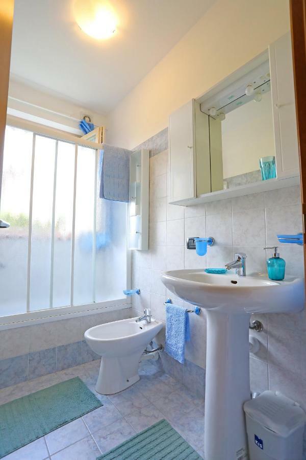 Апартаменты Casa Vacanze I Borghi Salionze Экстерьер фото
