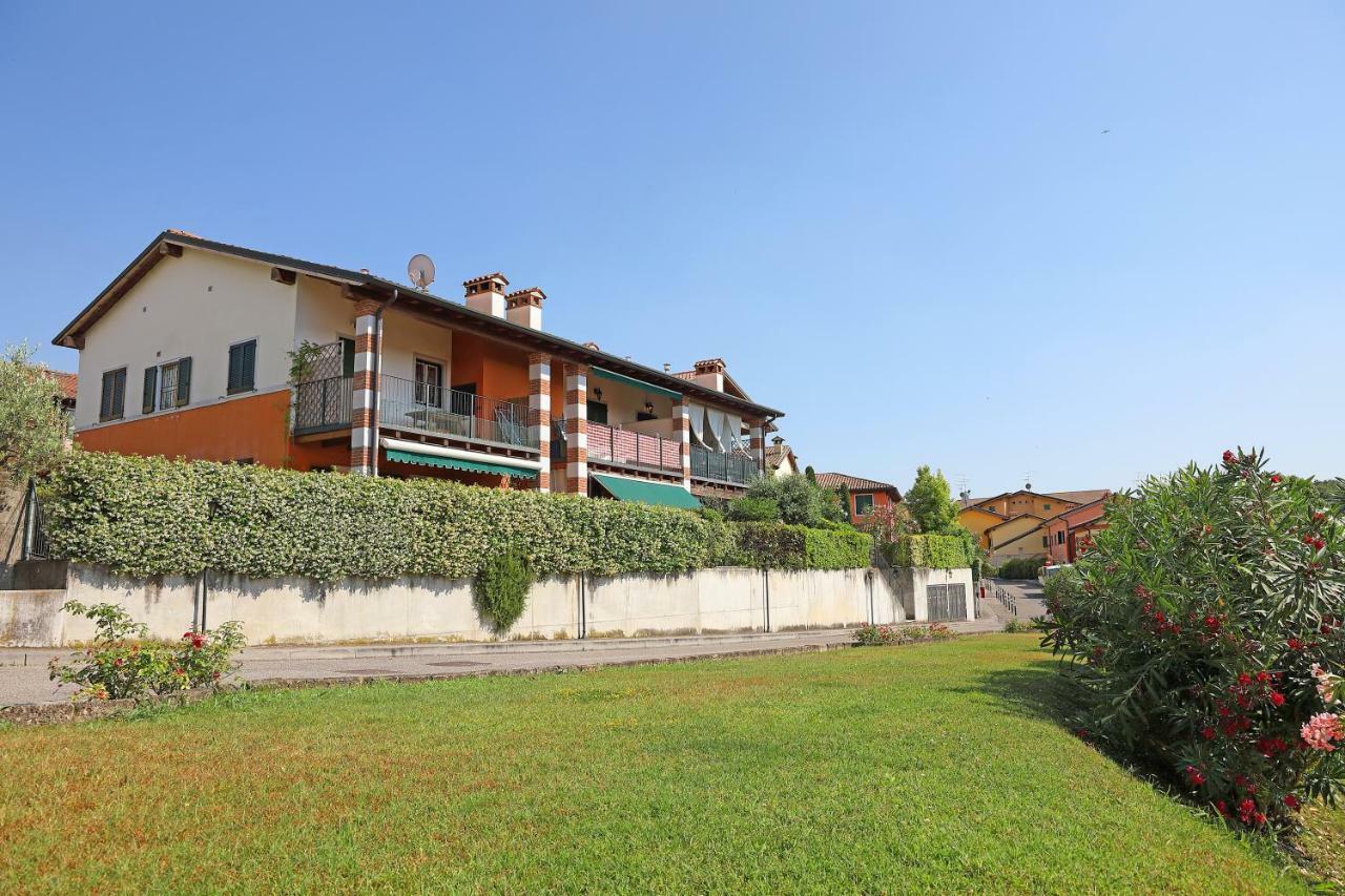 Апартаменты Casa Vacanze I Borghi Salionze Экстерьер фото